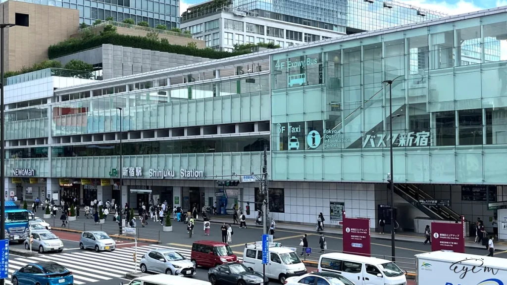 新宿駅南口駅前